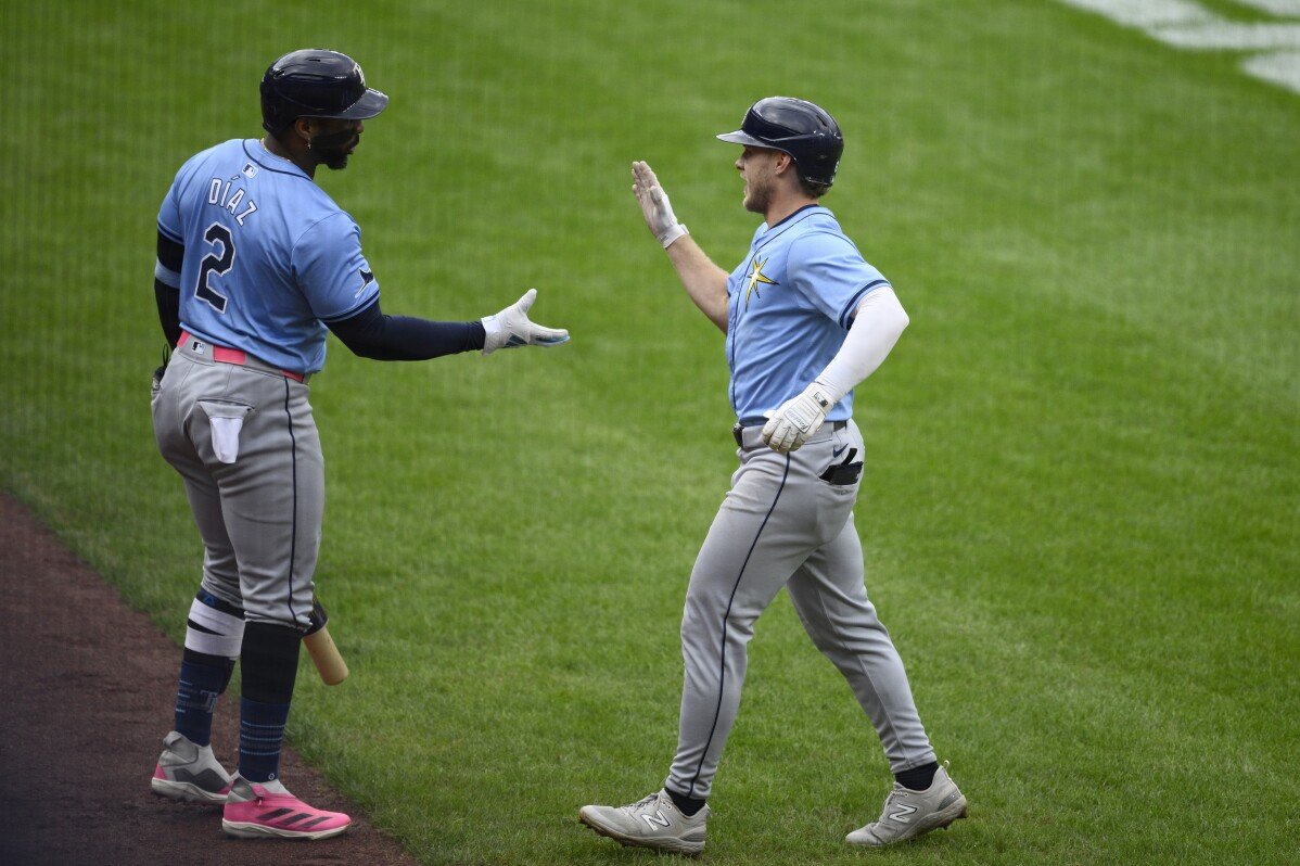 Diaz's Schläger, Siris Handschuh helfen den Rays, die Orioles mit 7-1 zu schlagen